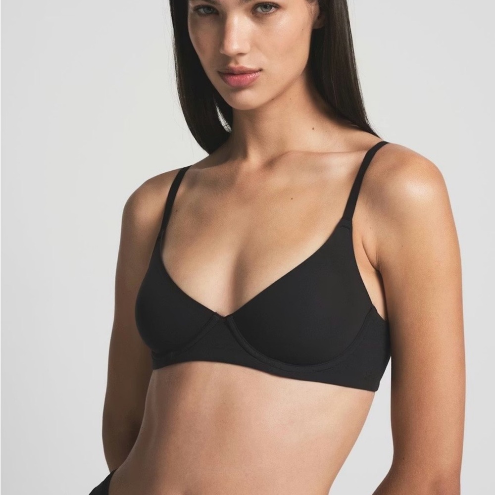 SKIMS Fits everybody unlined Demi bra